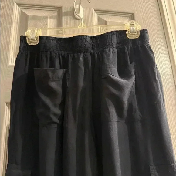 Women’s Olive + Oak Cargo Jogger pants in black EUC 100% Rayon Size Medium - Picture 6 of 10